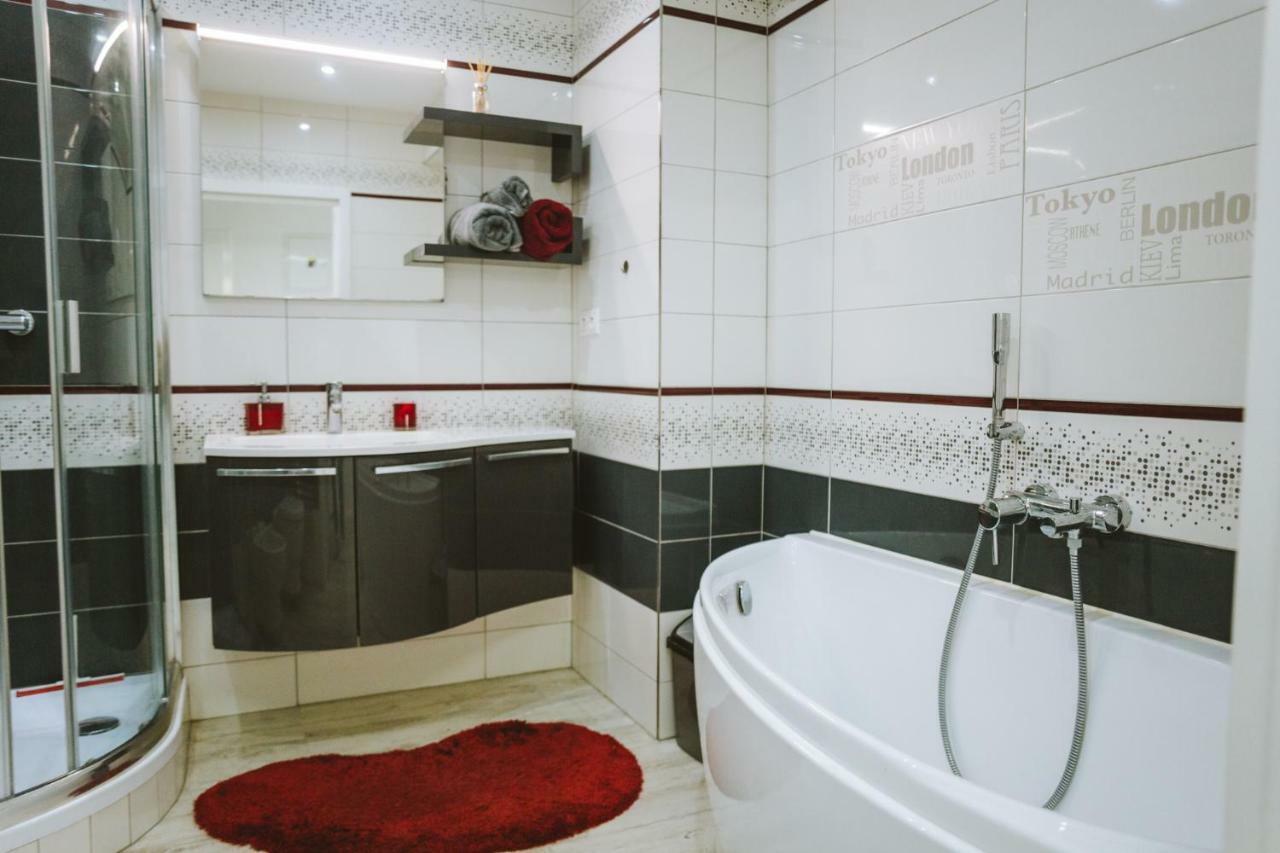Design Apartment, The City Centre Close To The Health Spa Pieszczany Zewnętrze zdjęcie