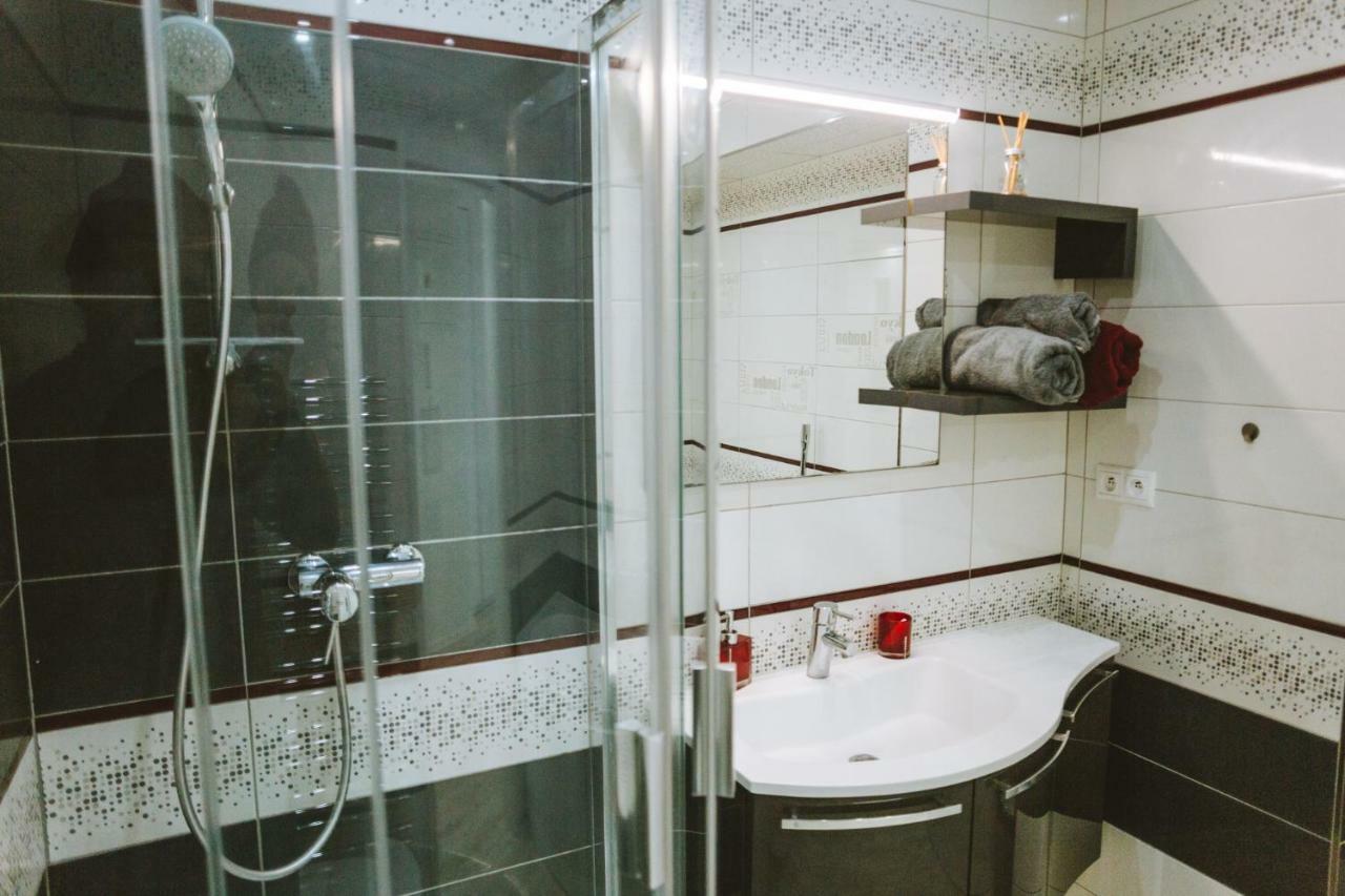 Design Apartment, The City Centre Close To The Health Spa Pieszczany Zewnętrze zdjęcie