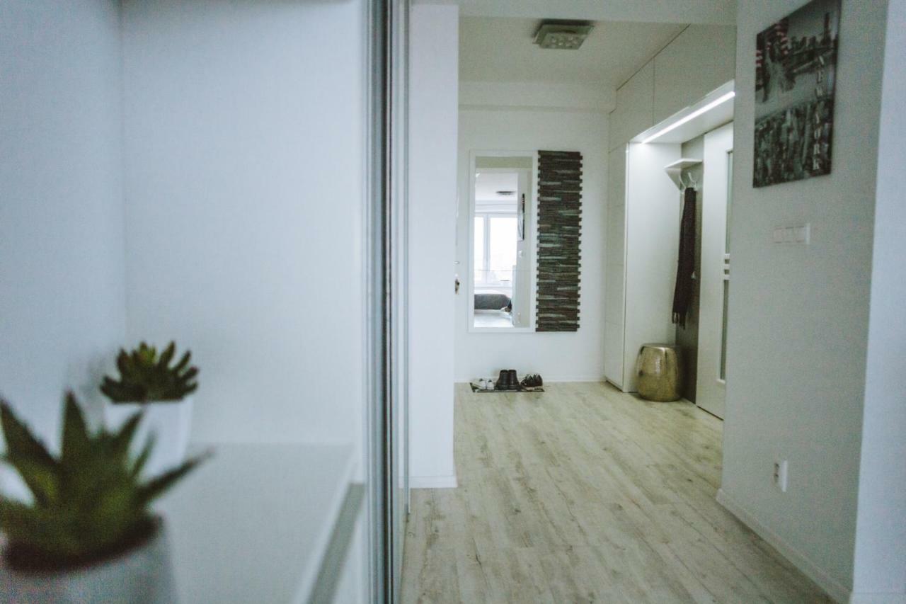 Design Apartment, The City Centre Close To The Health Spa Pieszczany Zewnętrze zdjęcie